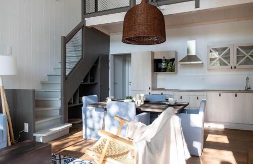 Maubray House | Charming Retreat with Pool