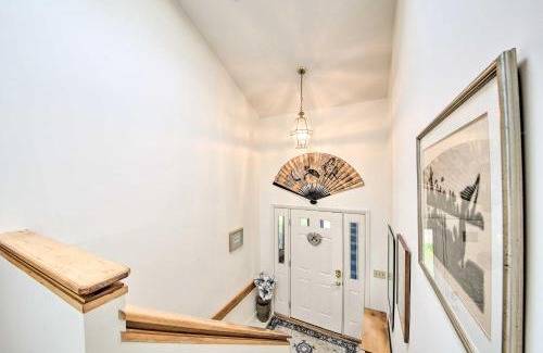Orrs Island House | Charming Retreat with Deck about 4 Mi From Casco Bay!
