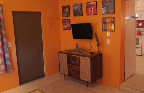 Bonita Springs Apartment | Charming Retro Style Hideaway