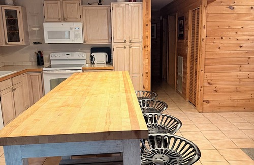Branford House | Charming Riverfront in Branford on the Sante Fe and access to the Ichetucknee!