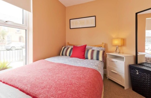 Drumcondra Apartment | Charming Riverside Apartment - Minutes from City