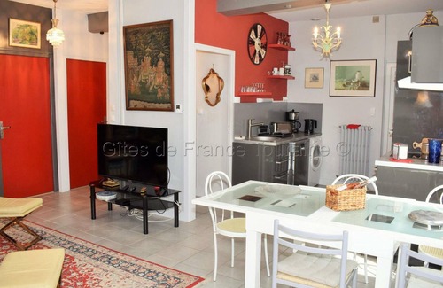 Tauxigny Cottage | Charming Riverside House with Garden, Modern Amenities, Near Loire Castles
