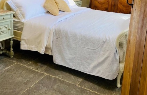 Redlynch House | Charming romantic country getaway, near Bruton