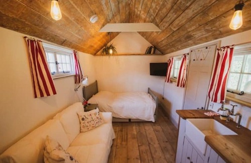 Laxfield Cabin | Charming, romantic, well equipped cabin in a lovely Suffolk village.