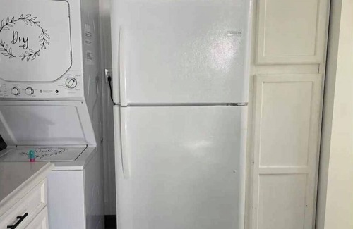 North Bergen Apartment | Charming room, 15 minutes away via ferry to NYC