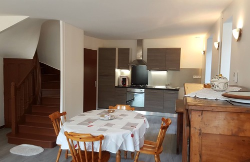 Pouilly-sur-Loire House | Charming room ideal for lovers "Le P'tit Pouilly du Val de Loire!"