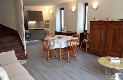 Pouilly-sur-Loire House | Charming room ideal for lovers "Le P'tit Pouilly du Val de Loire!"