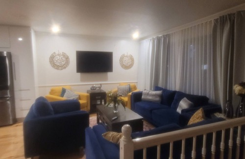 Blainville House | Charming room in a bungalow with AC and WiFi in welcoming Blainville.