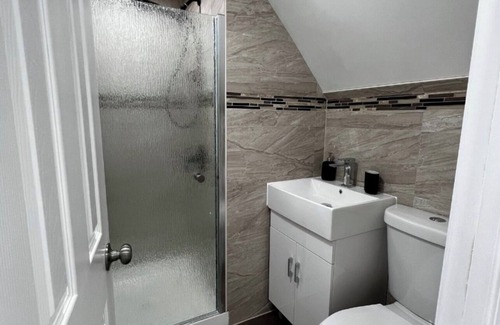Queens House | Charming room in a house located in a beautiful area of Queens, with AC and WiFi