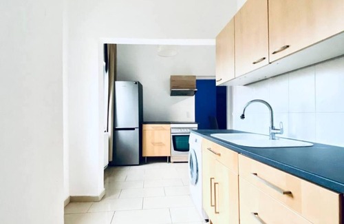 Liesing Apartment | Charming Room in a Shared Apt with Great Amenities