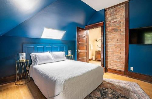 Broadway House | Charming Room in Capitol Hill - Foxglove Inn Rm 6