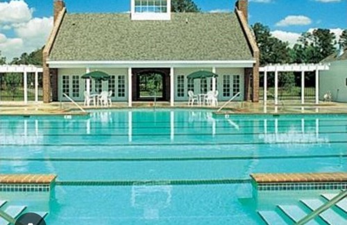 Hertford House | Charming Room Rental in Albemarle Plantation—Golf, Marina & More!