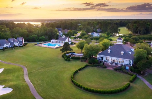 Hertford House | Charming Room Rental in Albemarle Plantation—Golf, Marina & More!