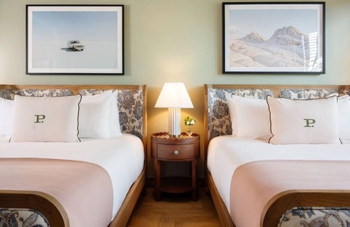 Hyde Park Hotel | Charming Room With A Kitchenette In A Historic District, Pets Are Allowed!