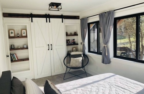 Roslyn Other | Charming Roslyn Farmhouse with hot tub