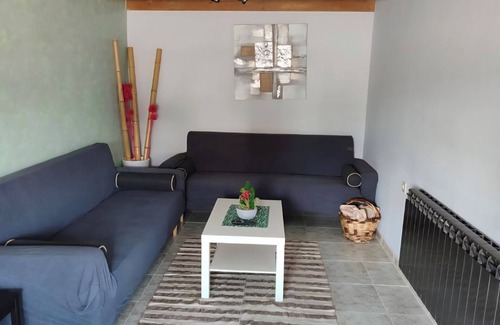 Calzadilla de Tera Cottage | Charming rural getaway at Casa Julia Vut (Pet friendly)