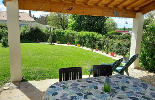 Saint-Valerien Cottage | Charming rural gite set in its own garden in the beautiful Vendee