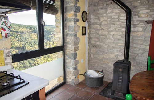 La Fueva Apartment | Charming rural house, Casa Blan, in Troncedo, with magnificent views of Ordesa.
