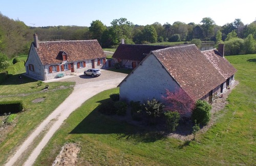 Neuvy Cottage | Charming rural retreat near Chambord with cozy fireplace, large garden, and family-friendly amenities