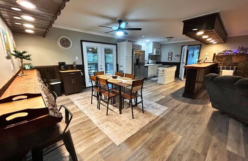 Dandridge House | Charming & Rustic 4-bedroom Smoky Mountain Home with Golf Cart and large yard!