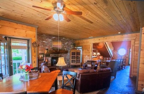 Yakima House | Charming Rustic Country Retreat