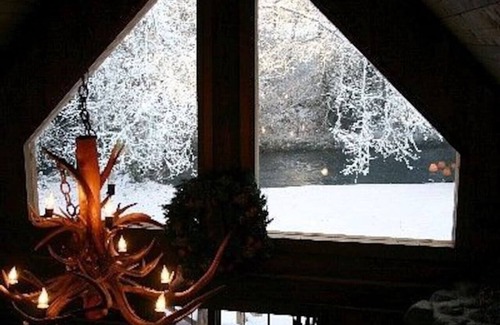 Raymond Cabin | Charming, Rustic Log Home on Edge of South Fork River