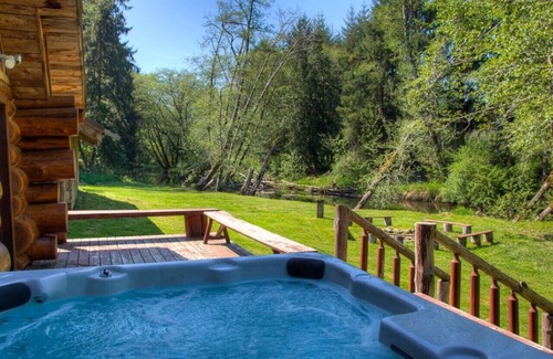 Raymond Cabin | Charming, Rustic Log Home on Edge of South Fork River