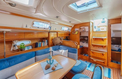 Bari City Centre Boat Rental | Charming sailing boat in the city center