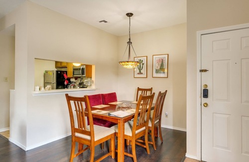 North San Antonio - SAT Condo | Charming San Antonio Condo w/Pool & Hot Tub!