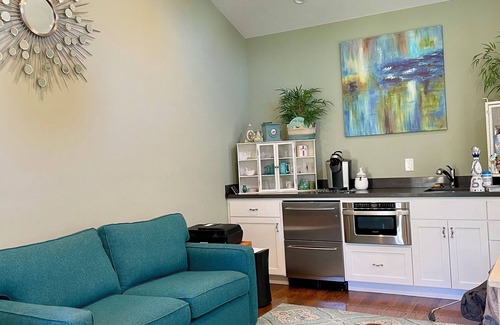 Edgewood Park House | Charming San Carlos 1Br/1Ba with Patio