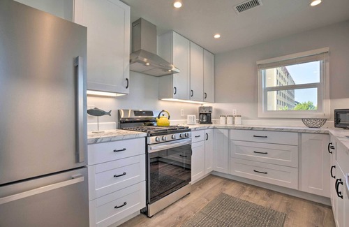 Roseville - Fleet Ridge Apartment | Charming San Diego Apartment - Walk to Bay!