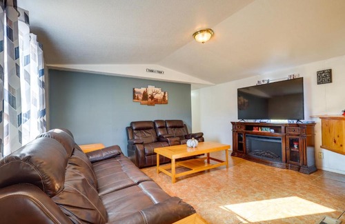Santa Rosa House | Charming Santa Rosa Home with Mountain Views and Porch