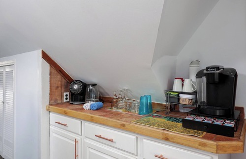 Sea Bright Condo | Charming Sea Bright 1BR Condo - Private Deck, Ocean Views, Beach Badges & More!