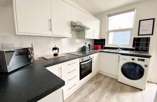 Leigh-on-Sea House | Charming Seaside Cottage in Leigh-on-Sea