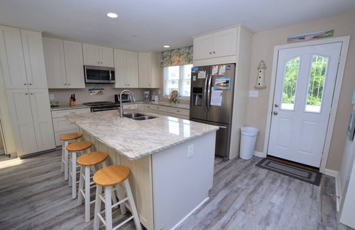 Carolina Dunes House | Charming seaside cottage located in Duck, NC.