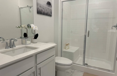 Henderson House | Charming Secluded Guest Suite in Henderson