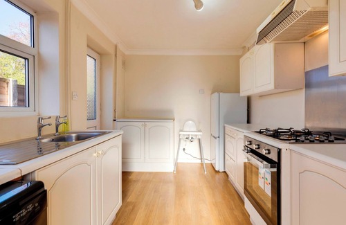 Arbury House | Charming Semi-attached bungalow with free parking | Pass the Keys