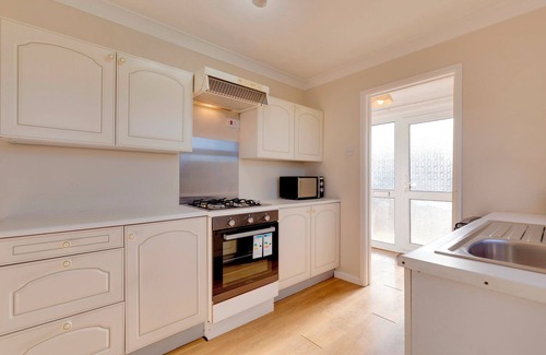 Arbury House | Charming Semi-attached bungalow with free parking | Pass the Keys