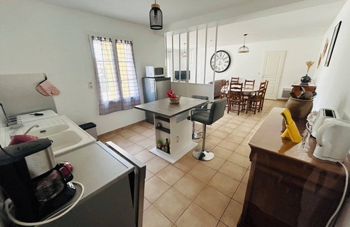 Port District House | Charming single-storey family home 59 m², close to the sea