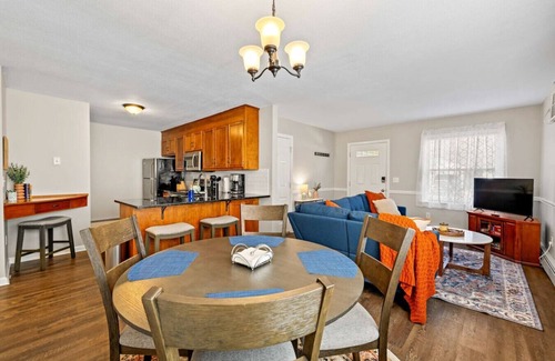 Manchester House | Charming Single Family Attached