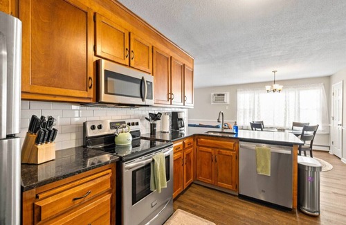 Manchester House | Charming Single Family Attached