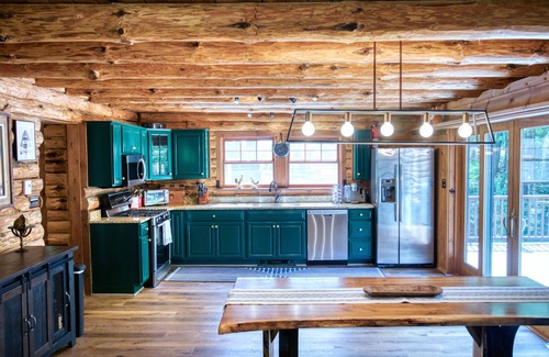 Hidden Valley House | Charming Ski In/Ski Out Log Cabin at Hidden Valley