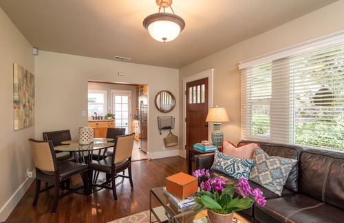 South Park House | Charming South Park Cottage - Dove Hollow with custom BBQ island & A/C