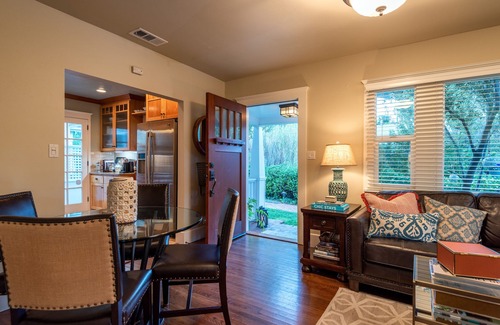 South Park House | Charming South Park Cottage - Dove Hollow with custom BBQ island & A/C
