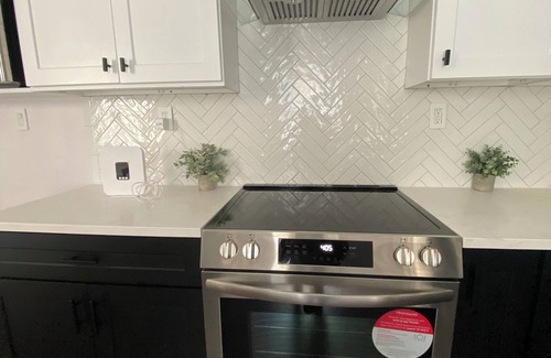 South Philadelphia West House | Charming South Philly haven, close to stadiums & hospitals. Must be 25