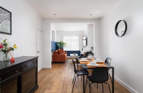 Northampton Apartment | Charming & Spacious 2 BR Home