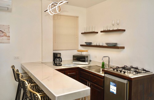 Belize City Villa | Charming & Spacious 2 Bedroom Villa Near Ocean-Seashore Villa