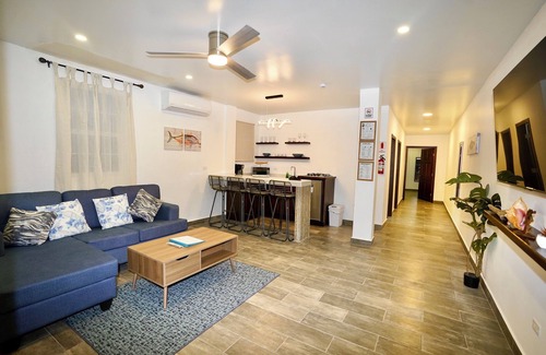 Belize City Villa | Charming & Spacious 2 Bedroom Villa Near Ocean-Seashore Villa