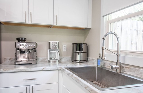 Damascus House | CHARMING & SPACIOUS 4-BEDROOM VACATION HOME!