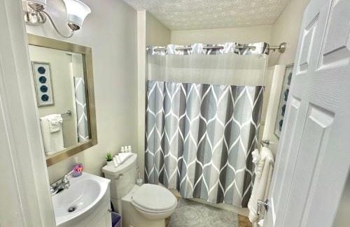 Shelbyville House | Charming Spacious Get Away